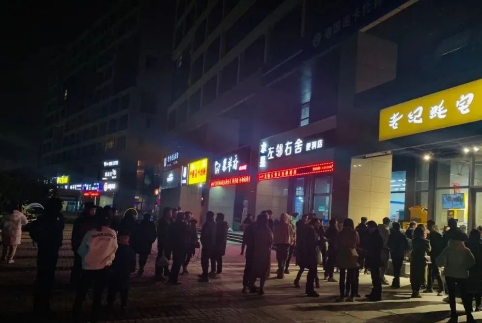 豪车毒老纪蚝宅创始人——疫情之下的*局破**者