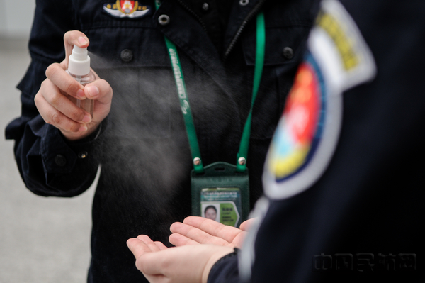 白云机场疫情防控一线,广州白云飞机场疫情