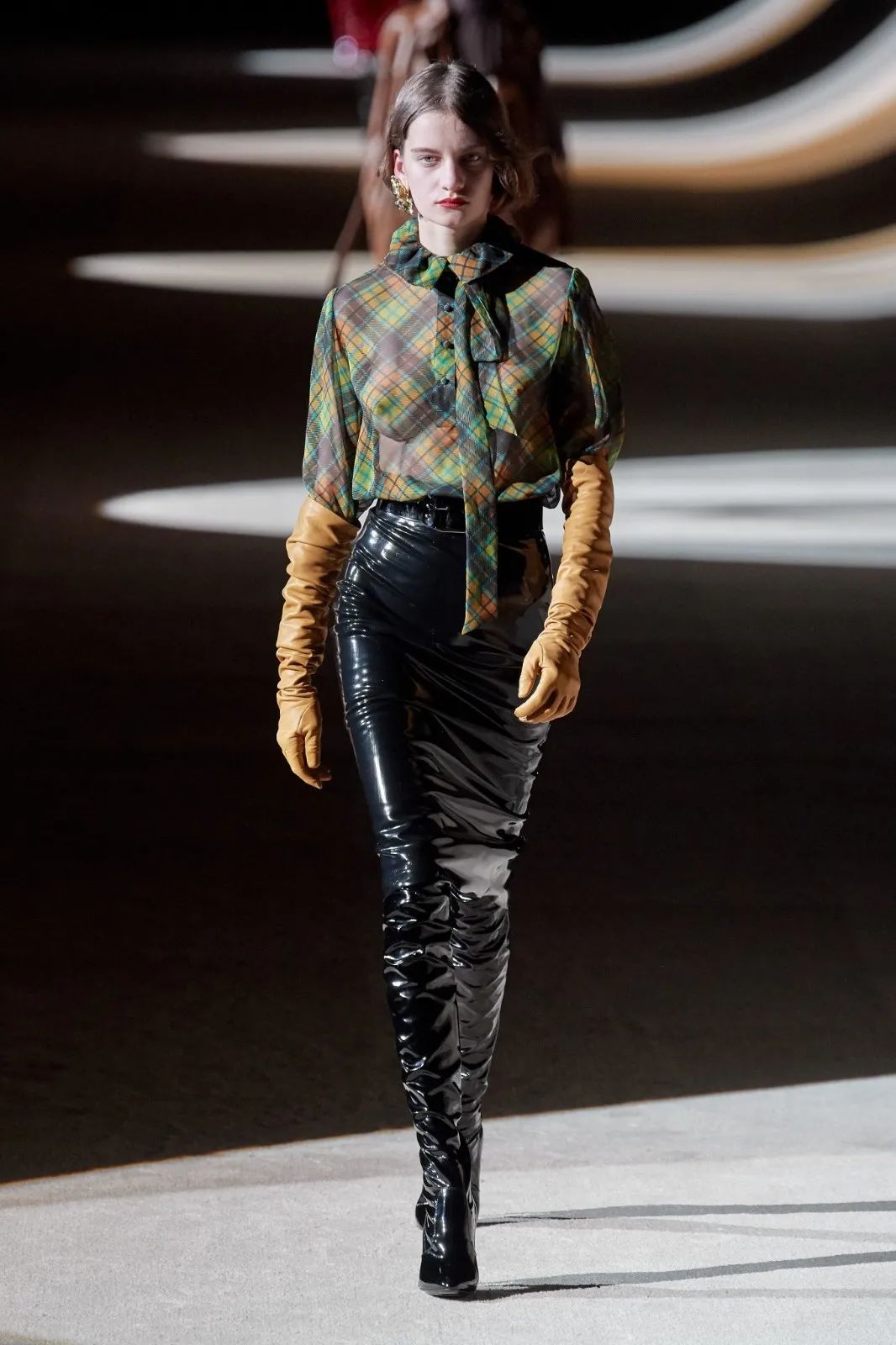 巴黎时装叫什么,什么是巴黎时装