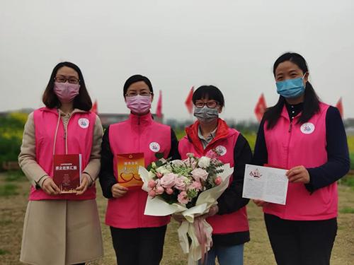 又是一年春来早家乡景色,又是一年春来早万物逢春在今朝