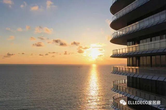 优衣库东京新宿店,优衣库新款天蓝色镂空