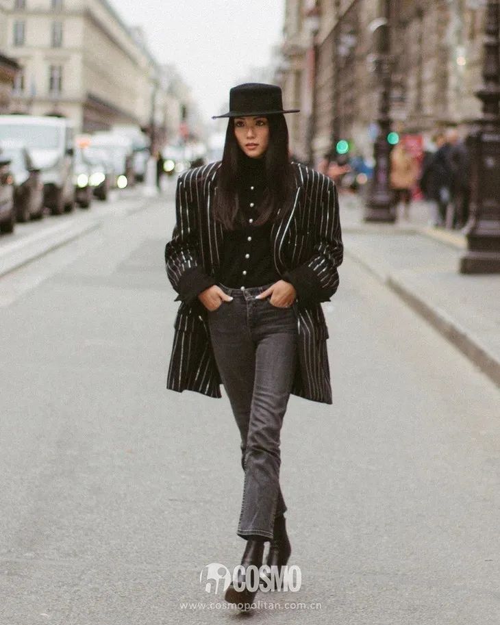 别被法国女人骗了，其实她们只穿最硬的牛仔裤