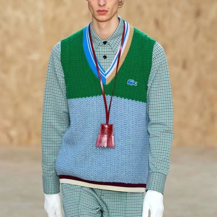 zara鑳屽績绌挎惌,zara鐗涗粩鑳屽績绌挎惌