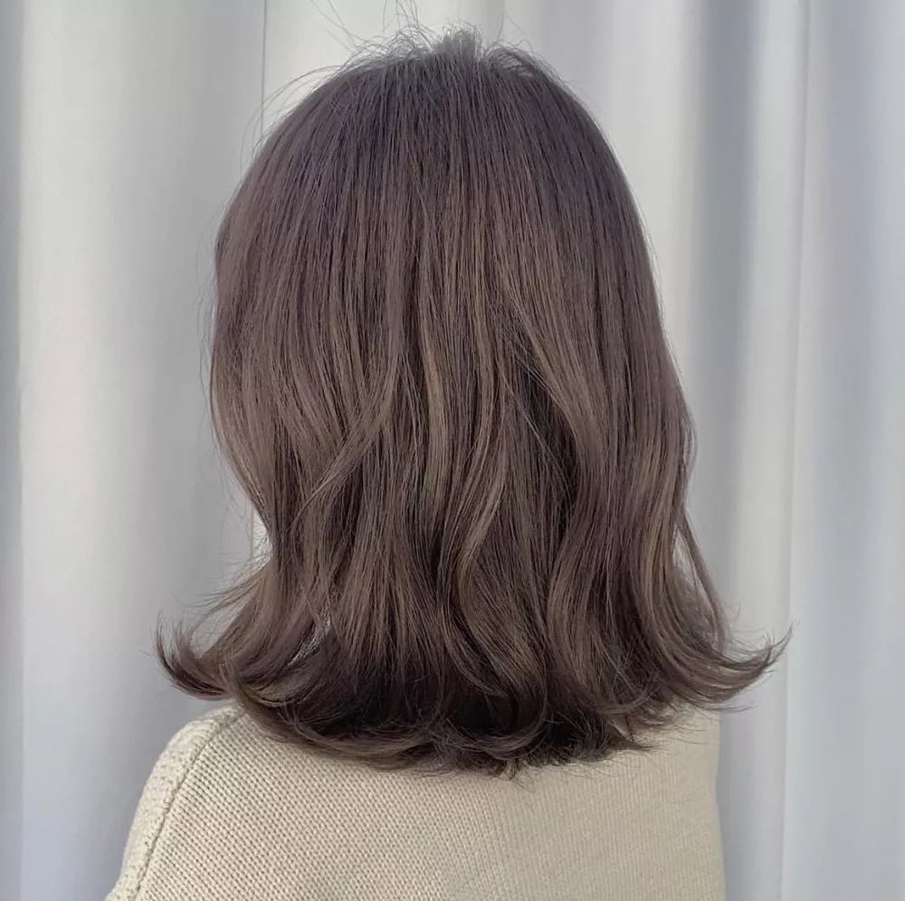 亚麻色自己染完真实效果,黄发染亚麻色效果