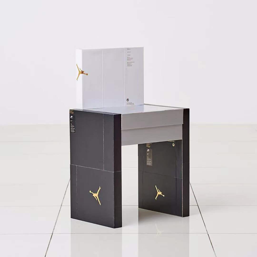 当弟弟们还在排队抢鞋的时候，*靠我**着这些千元鞋盒甩他们十年