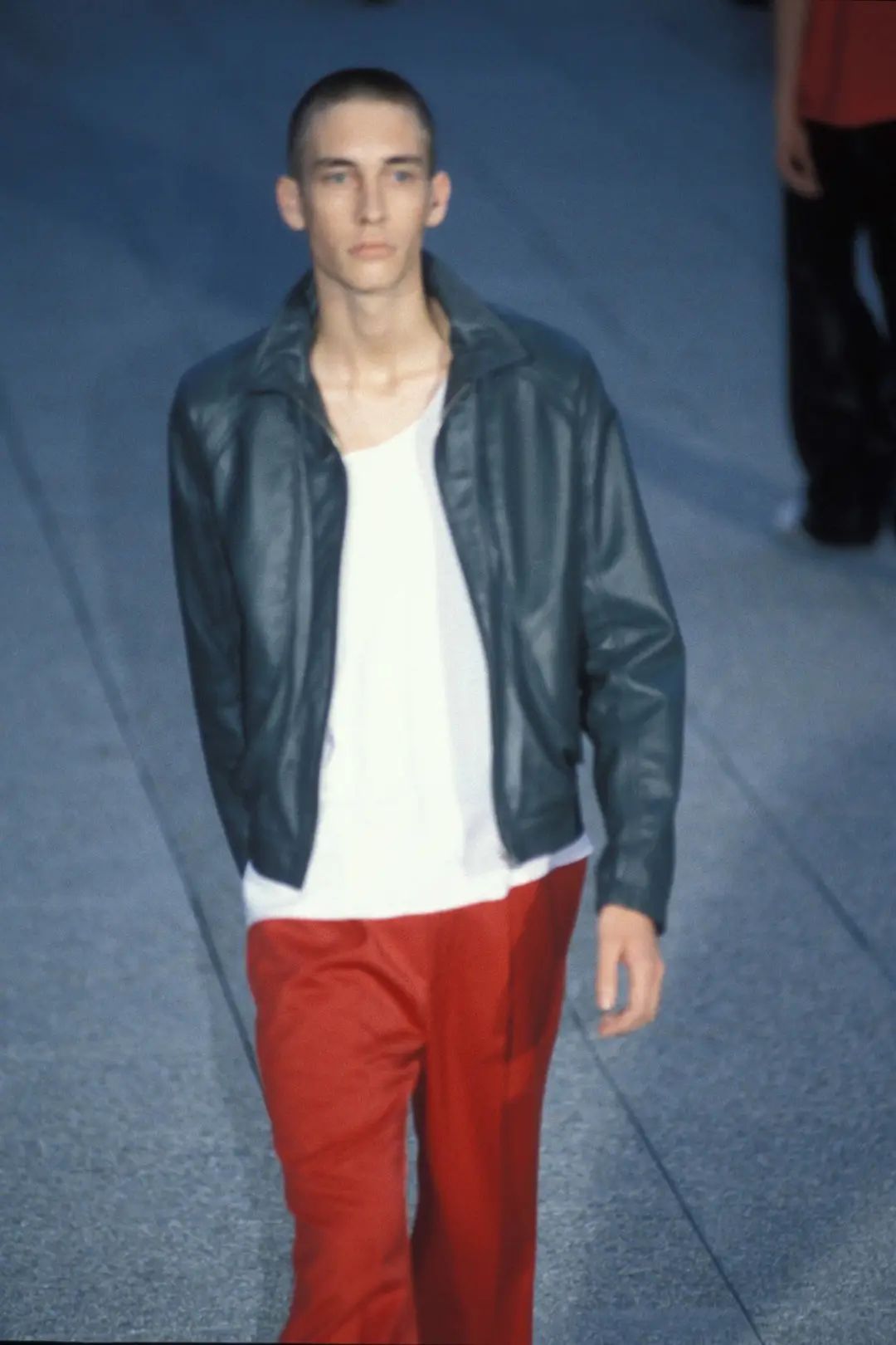 rafsimons目前的职务,rafsimons现在转到哪里了