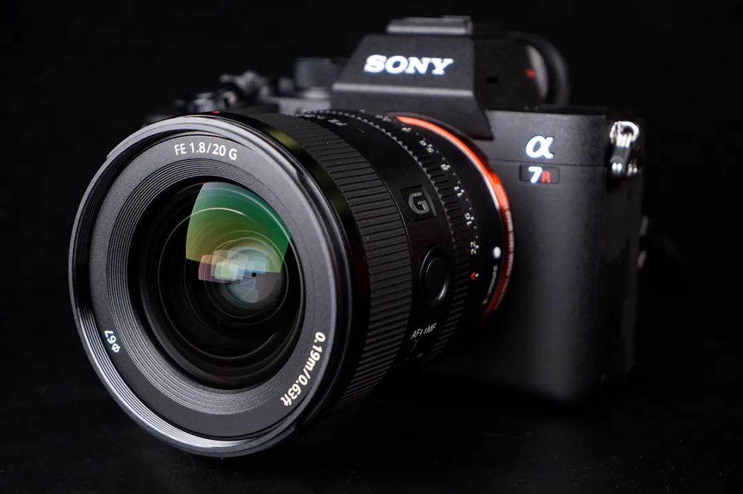 索尼fe20mmf1.8g超广角镜头,索尼fe35mmf1.4gm镜头测评