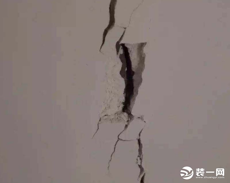 墙面开裂加固最好方案,装修前墙板开裂用什么办法修补