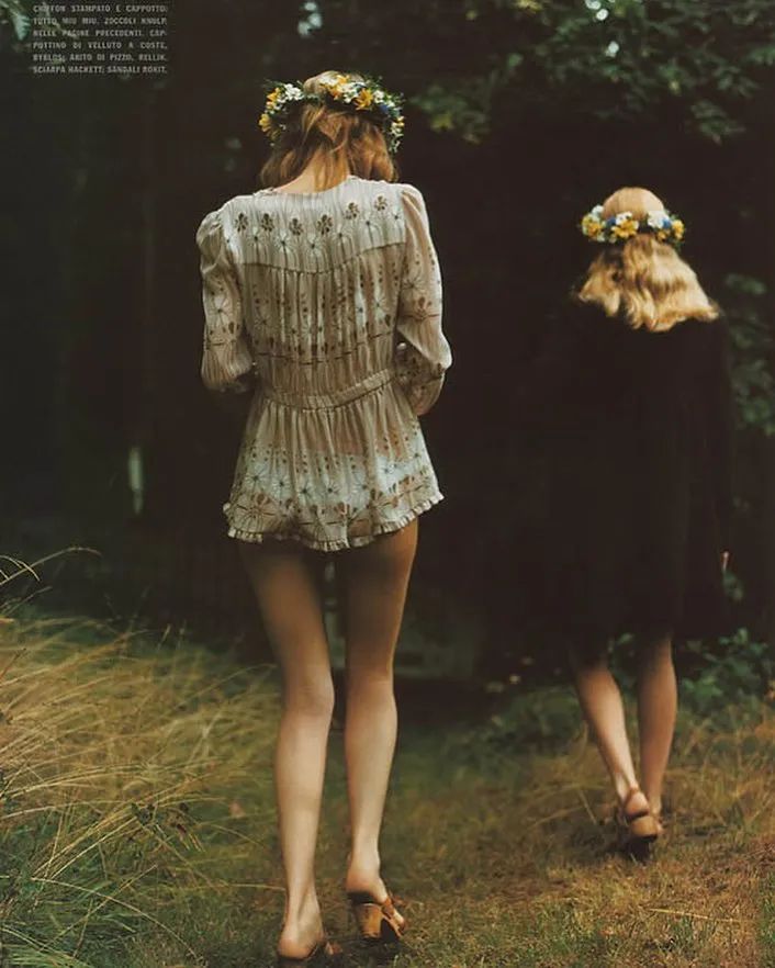 41岁妖孽超模养鸡种田,凭一张动图霸屏15年:原来这只老狐狸,早已修成了仙