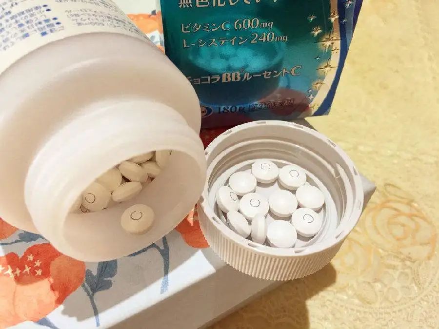 深扒明星美白抗衰秘籍!比防晒管用1000倍!4周逆袭成白皮,悄悄瘦掉8斤