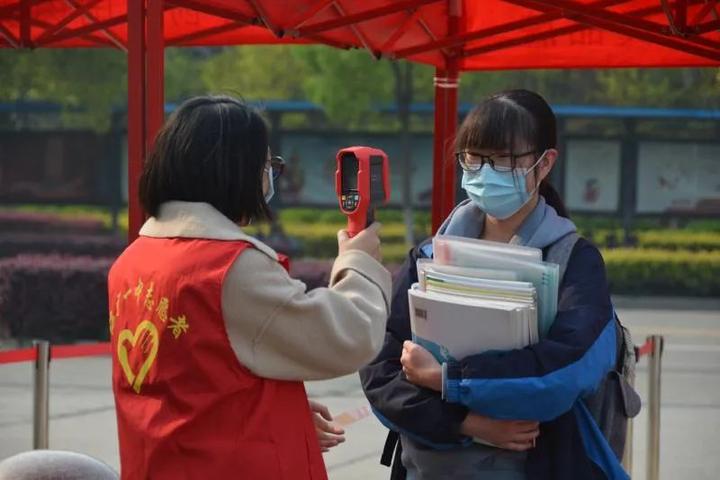 海高开学,海宁宏达高级中学新生开学