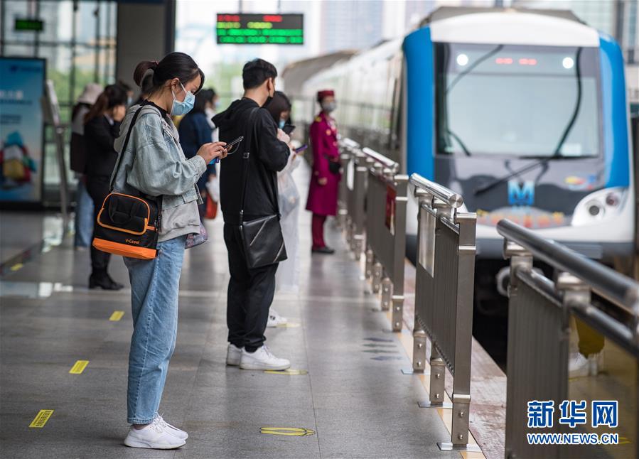 习*平近**总书记关切事丨疫情防控不减压复工复产正加速