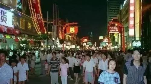 巴黎春天上海门店多少家,上海巴黎春天长宁店还营业吗