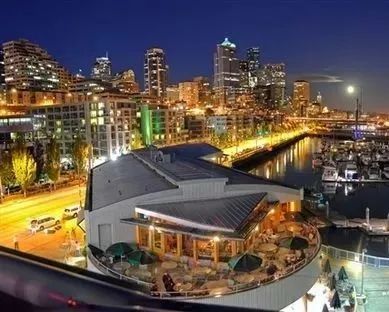 「年度散文推荐」鲁世俊｜欢乐的城市