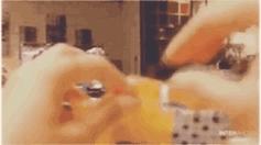 去便利店买吃的回来吃,去便利店买个东西