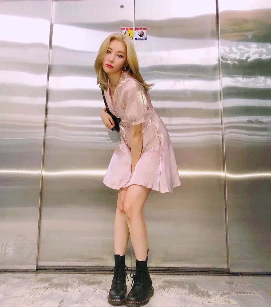 宣美出道时的视频,宣美入驻抖音账号