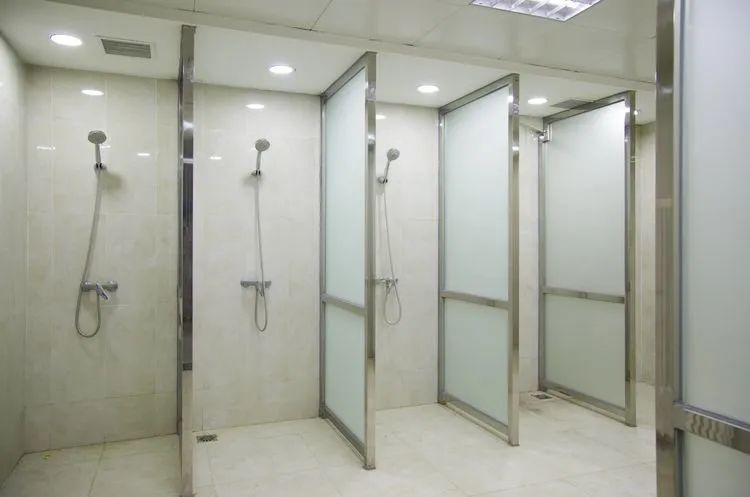 四平市体育馆部分场地免费开放,四平师院体育场对外开放吗