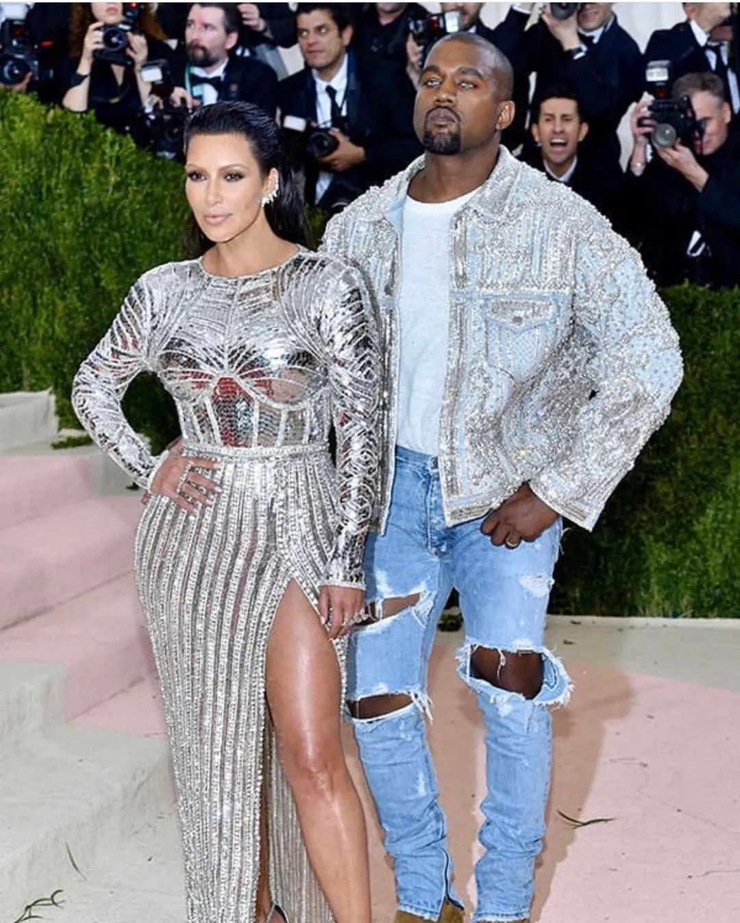 大都会盛典“十年回忆杀”，看戏精时尚如何挑战庶民的审美