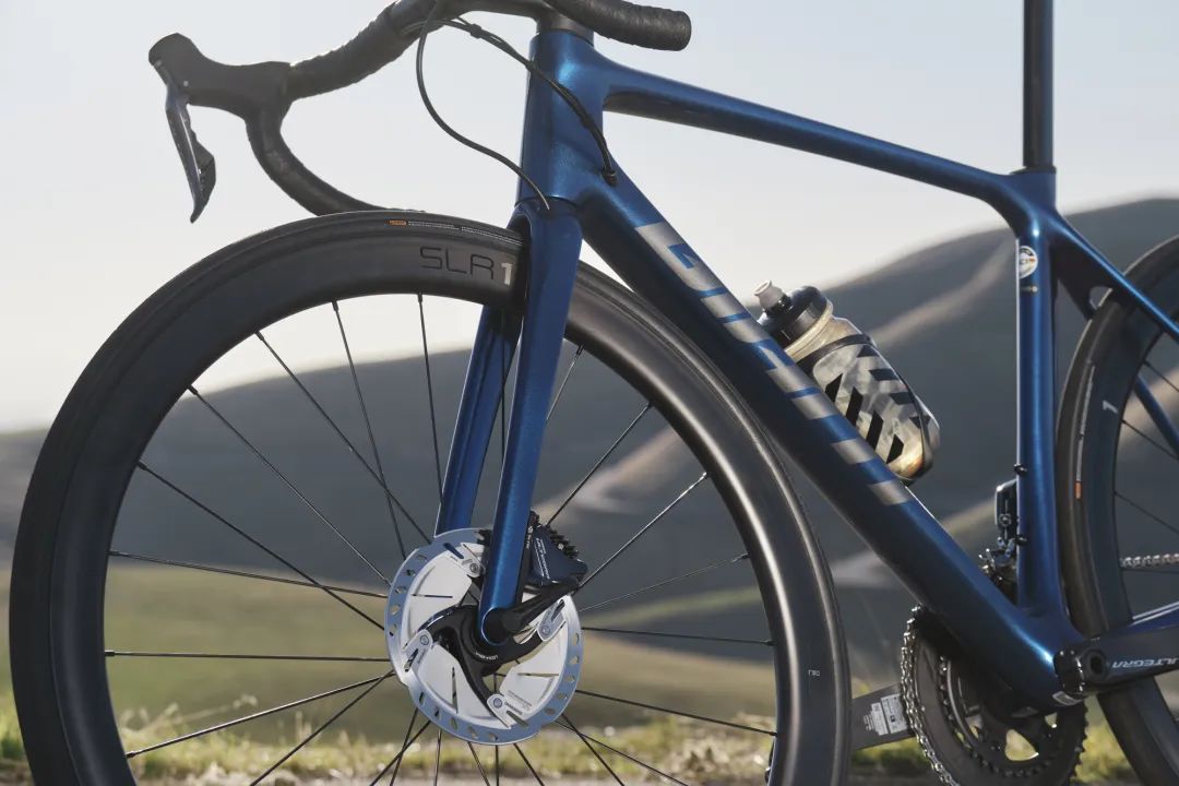 捷安特2023款TCR价格表,捷安特ocr和tcr区别