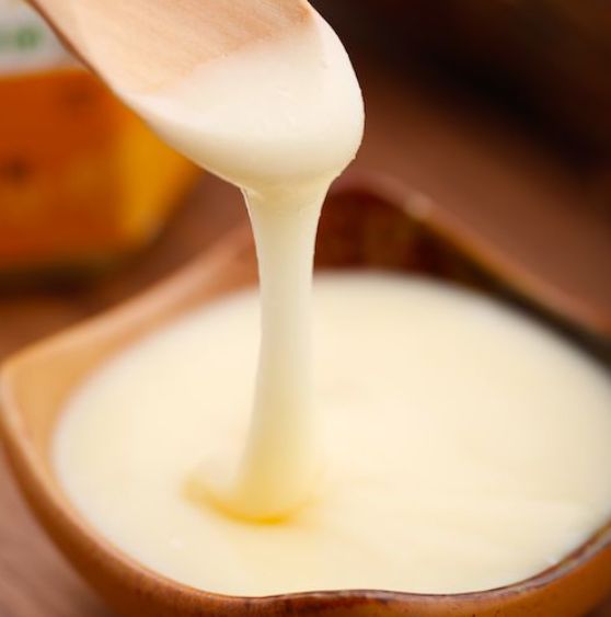 香到舔杯，状似奶油的椴树雪蜜条，是我吃过最好的蜂蜜