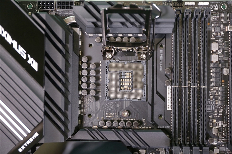 华硕ROGMAXIMUSXIIEXTREME主板评测：为什么它能值8999元