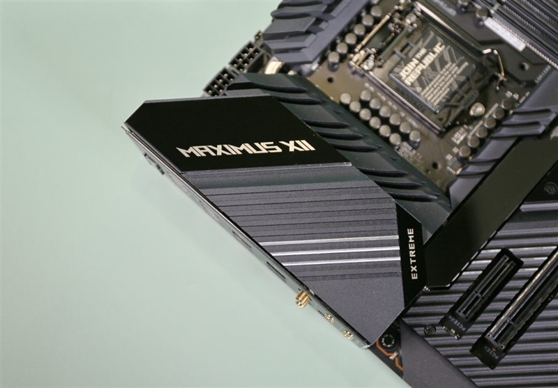 华硕ROGMAXIMUSXIIEXTREME主板评测：为什么它能值8999元