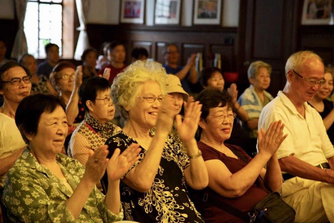 文明虹口｜品欢文艺志愿服务队，用笑声服务申城百姓