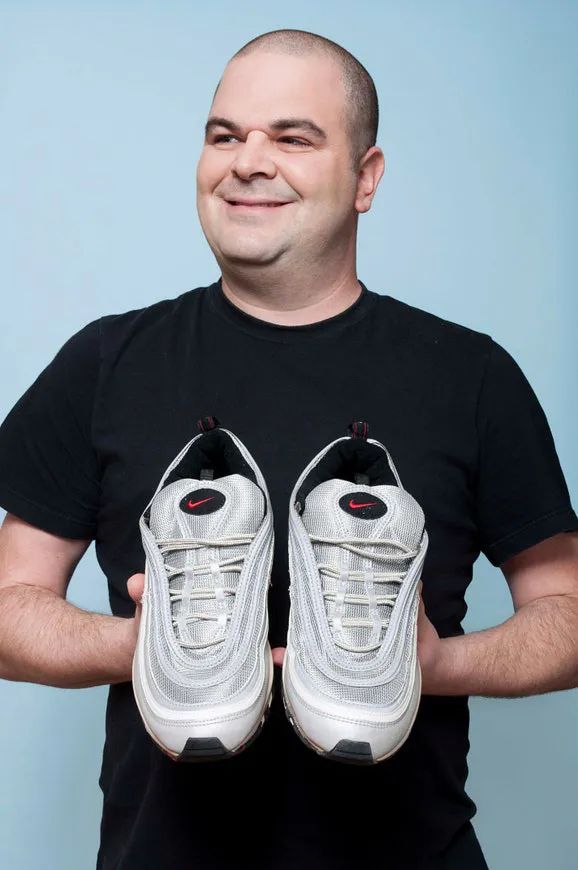 乔丹体育一双鞋大约多少钱,乔丹一双参赛球鞋拍卖出147美万元