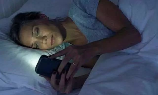 国货，你变了！这个平价“小灯泡”，白到情敌都发慌