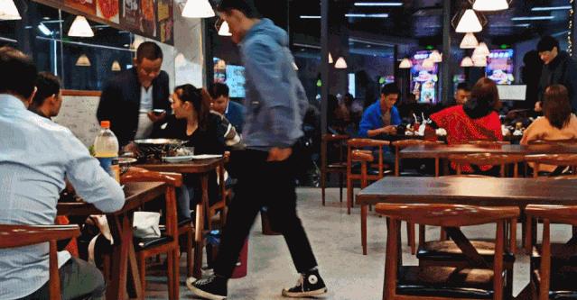 36000方!杭州城西这家社区mall,80%是烟火气小馆!100块吃8个经典老菜,还有思聪打卡店