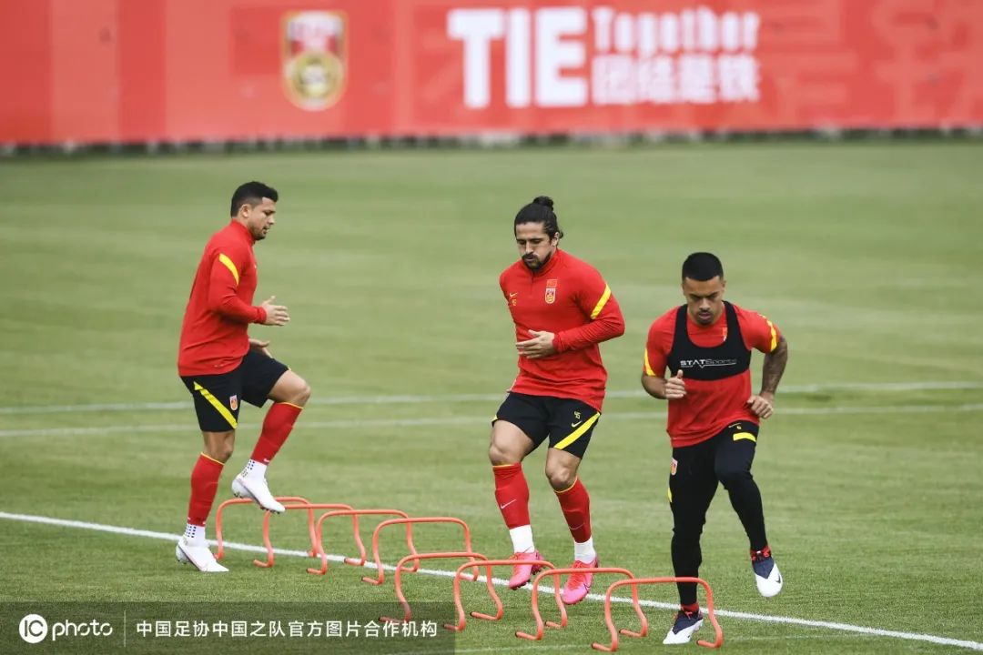 新中国足球队,中国足球队今天的首发