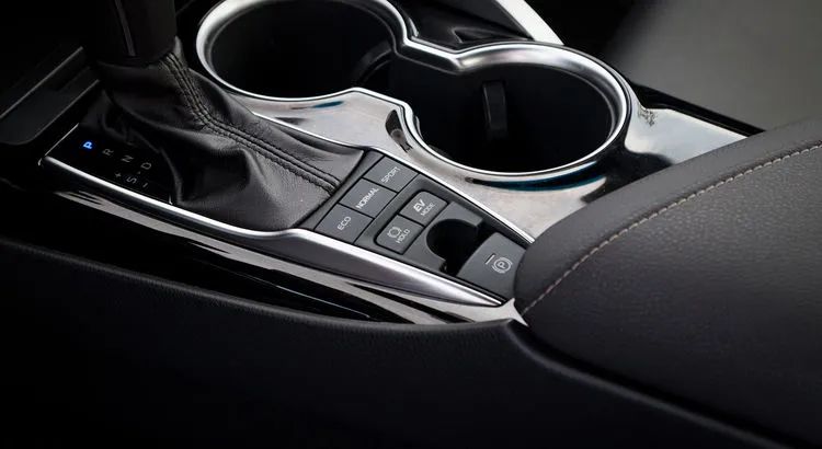 灵魂拷问：补贴6万，他真会把雅阁换成凯美瑞吗？