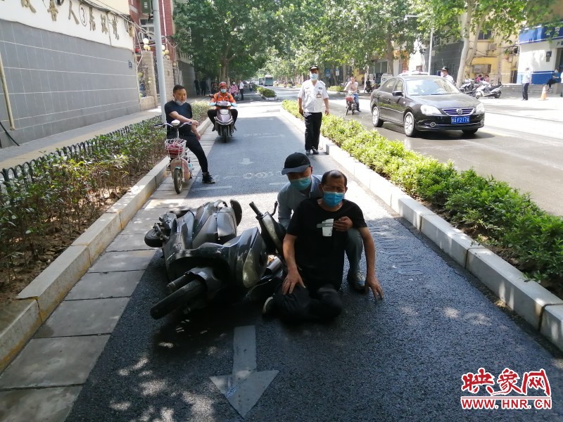 八旬老人被撞倒后遭碾轧不幸身亡,郑州一老人被撞后续