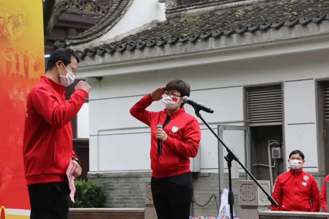 复旦大学附属华山医院呼吸科主任、第四批援鄂医疗队队长李圣青：我选择了这条路，就会坚定地走下去