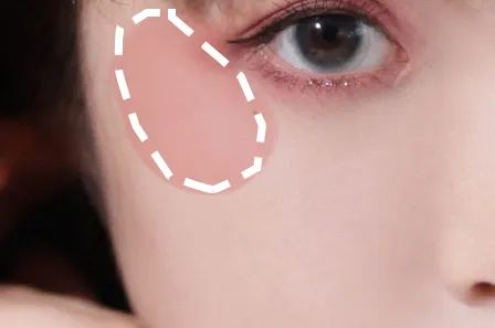 周雨彤泪沟神器,周雨彤的泪沟神器