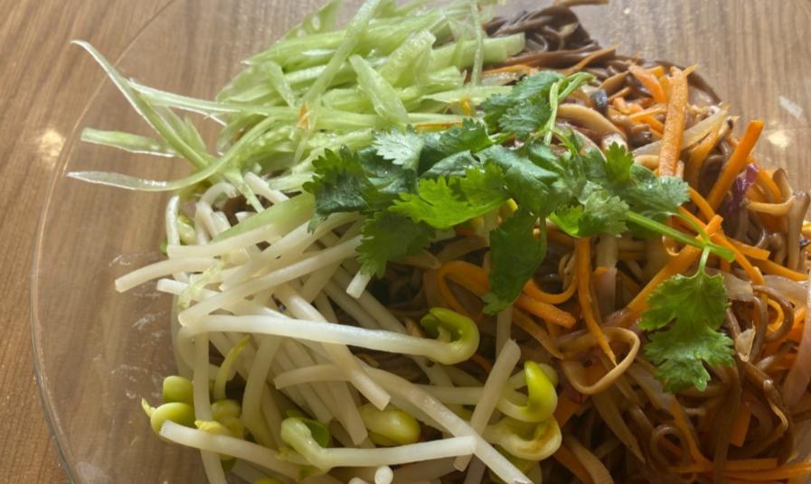 做了20年挂面出口数十个国家，萧山一家面条厂直呼“今年太难了！”他们生产的面条品质很好今起成本价在“每满生活”销售