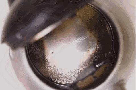 热水壶里的水渍怎么清理,热水壶有水垢可以喝么