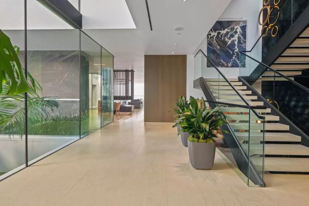 给大家介绍一下3000万的豪宅,价值10亿这样的豪宅你见过吗