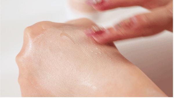 pony使用的底妆,pony化妆从洗脸开始