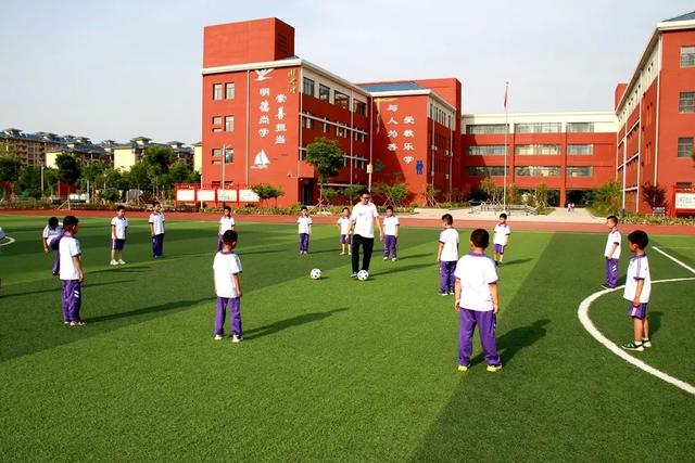 高青县千乘湖小学：“一师一品”体育特色课堂让学生爱上运动