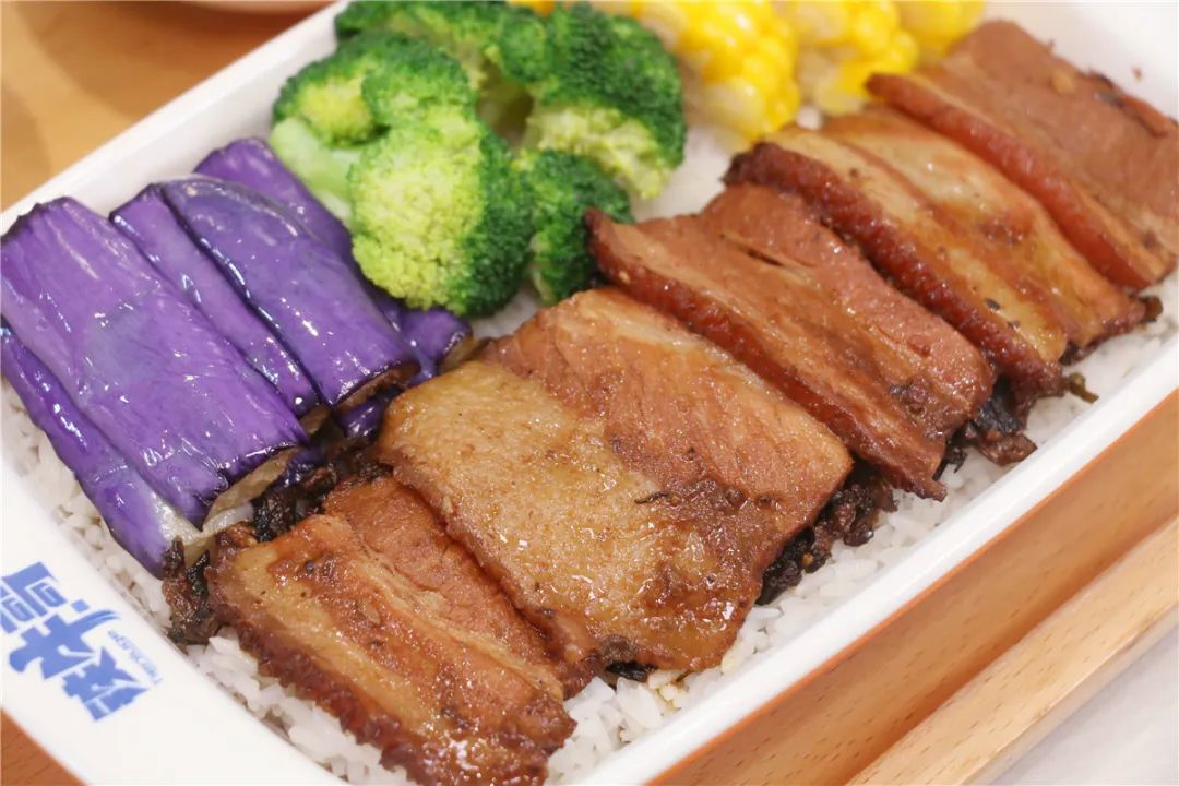 午餐吃什么牛排好吃又简单,晚餐吃什么牛排比较好吃