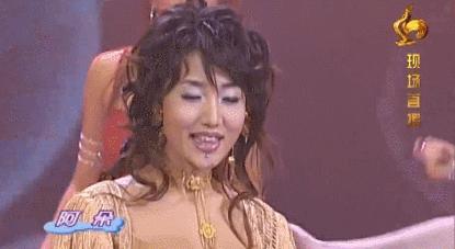 让《男人装》脱销的性感妖姬，如今更绝了