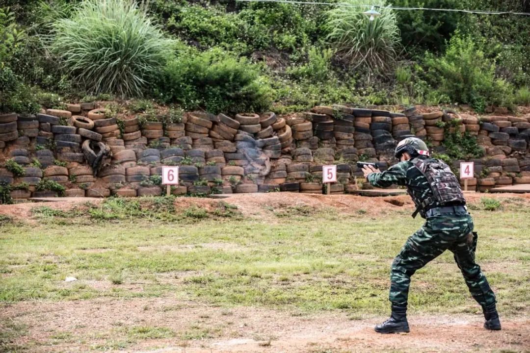 特战队员极限训练仅用7分成功,特战队员极限训练仅用7分逃生