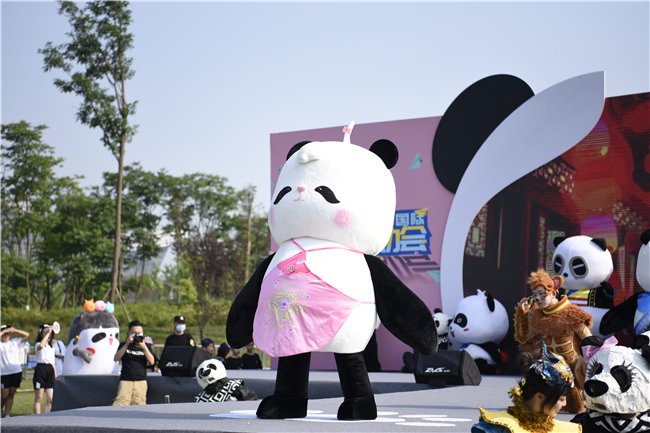 成都熊猫欢欢喜喜,成都大运会开幕式满屏都是熊猫