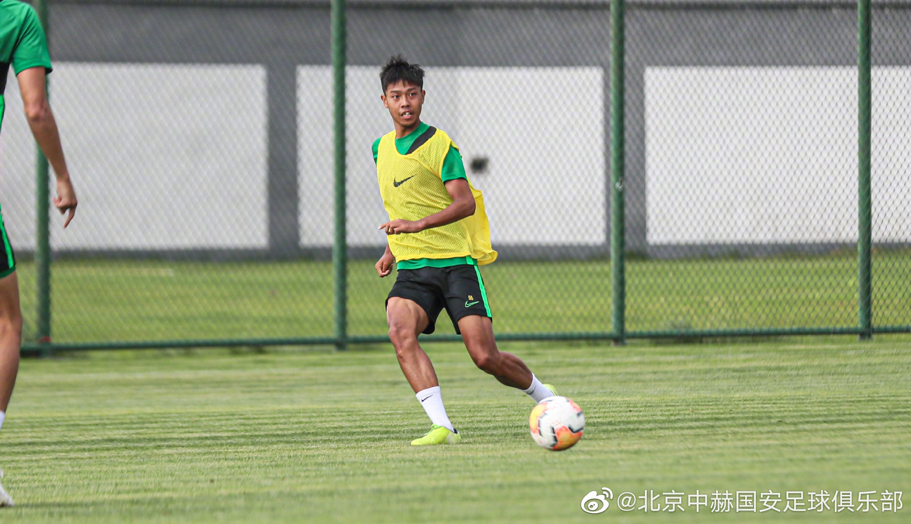 丽江年轻足球运动员在大连,丽江足球小将入选