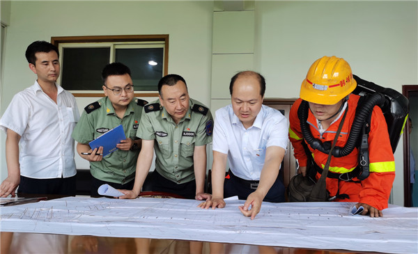 高瓦斯矿井管控措施,突出矿井安全防护措施