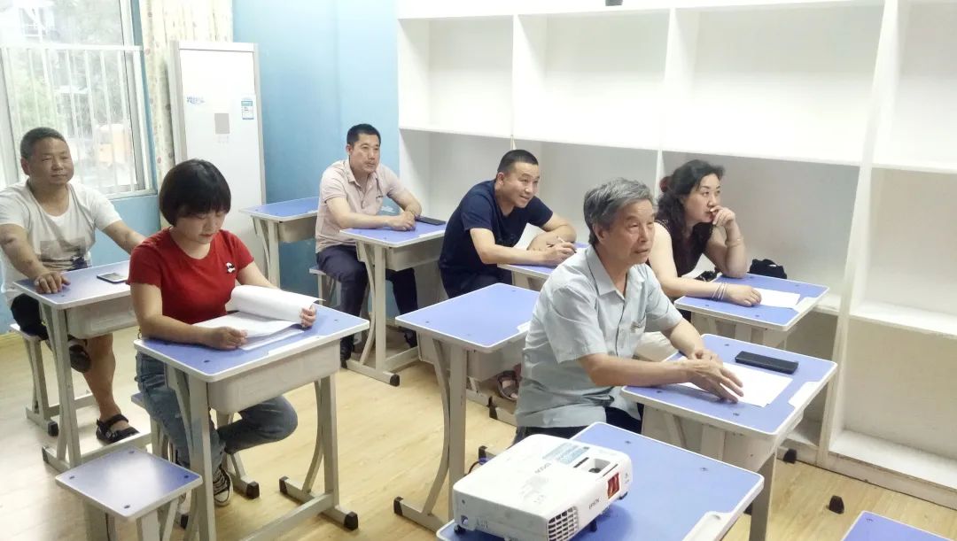 “指尖上的两*党新**课”|我们的*党**课,不一样!