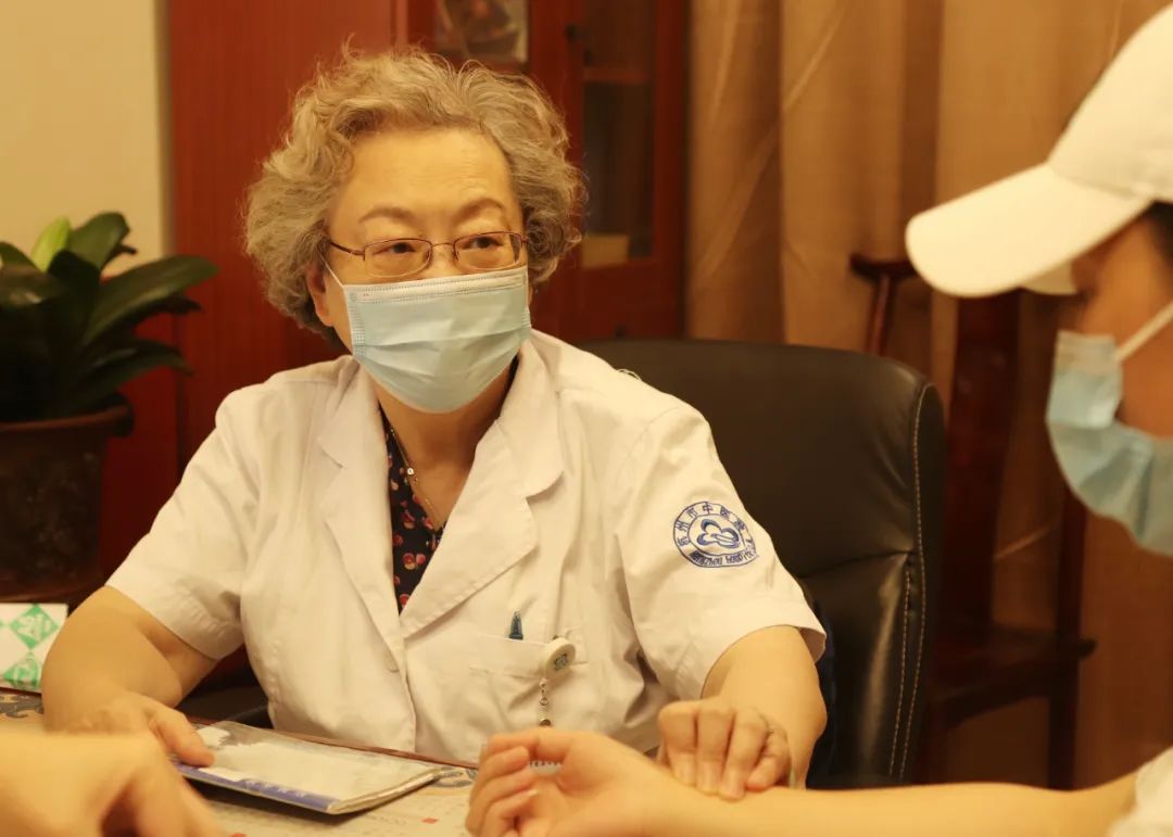 【专家在身边】为什么越来越多的人难怀孕？何氏妇科*四代第**传人分享调养经