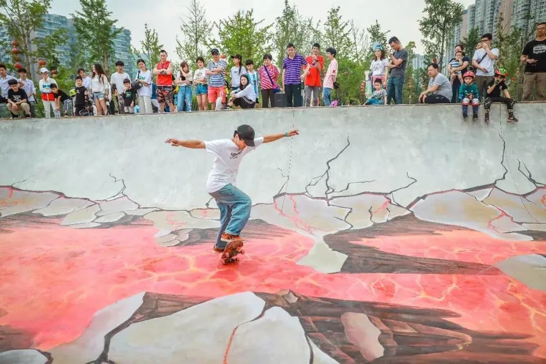 无边泳池、皮划艇湖区、室内篮球馆…原来成都高新的公园里有这么多运动空间！