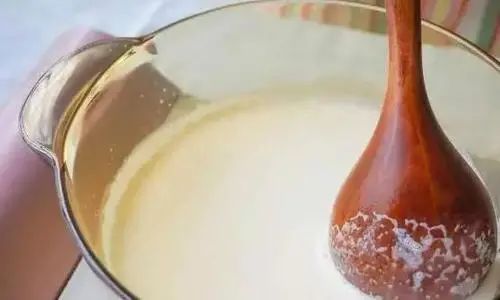 刚从羊身上挤下的鲜羊奶能喝吗,现挤的羊奶有血能喝吗